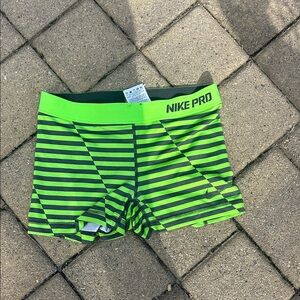 Nike pro size small